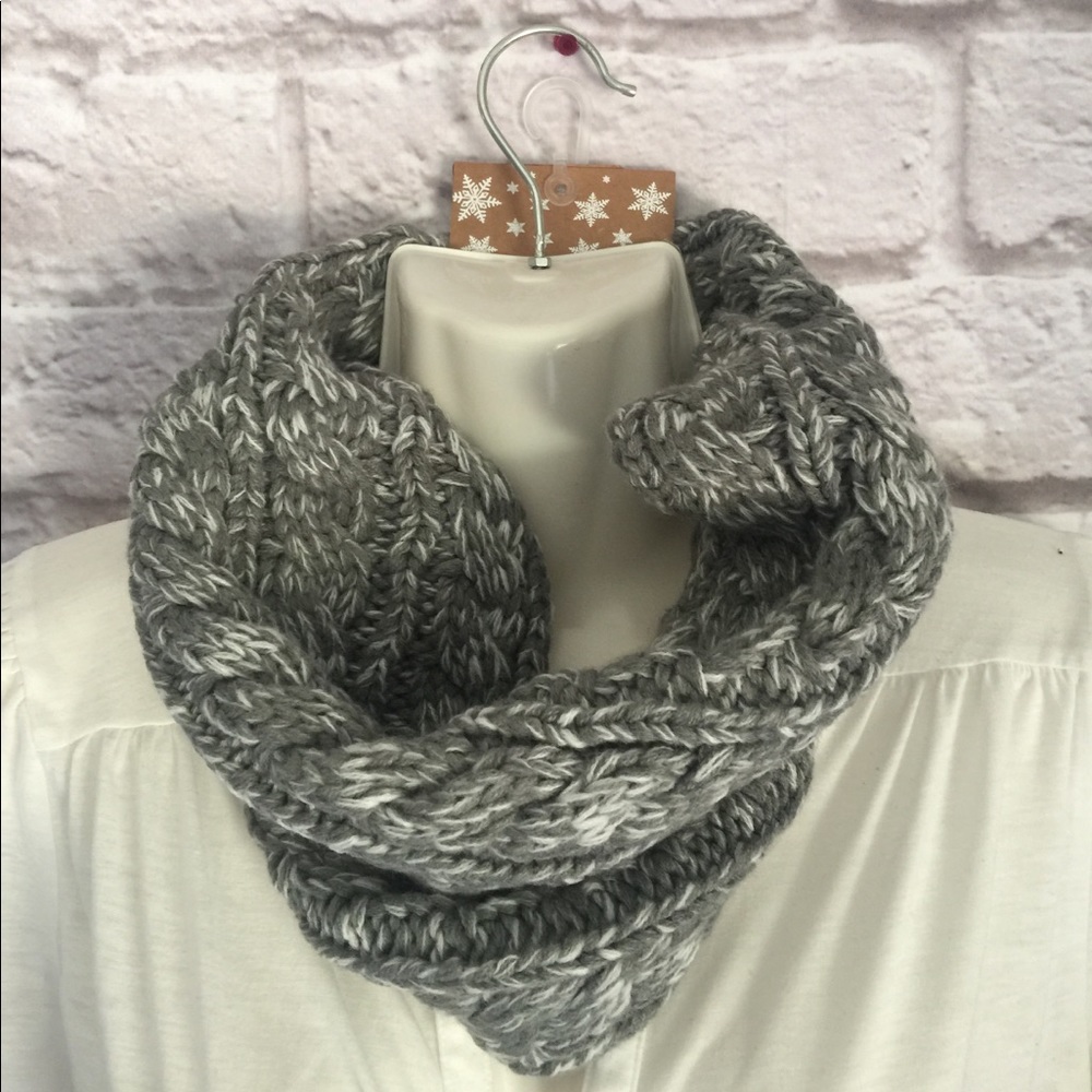 BRAND NEW grey and white infinity scarf